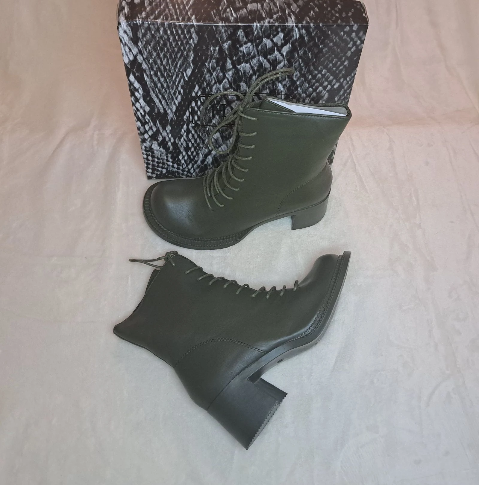 Olive Green Boots • EU38 • Chunky Heel • Trendy Autumn Winter – photo 2